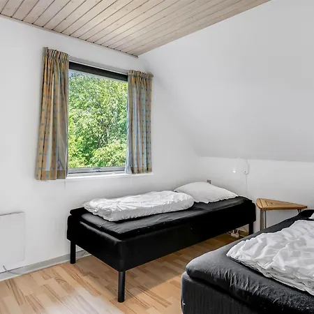 Vakantiehuis Ellanora - 50m From The Sea By Interhome