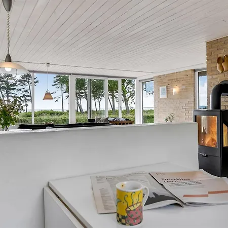 Vakantiehuis Ellanora - 50m From The Sea By Interhome *